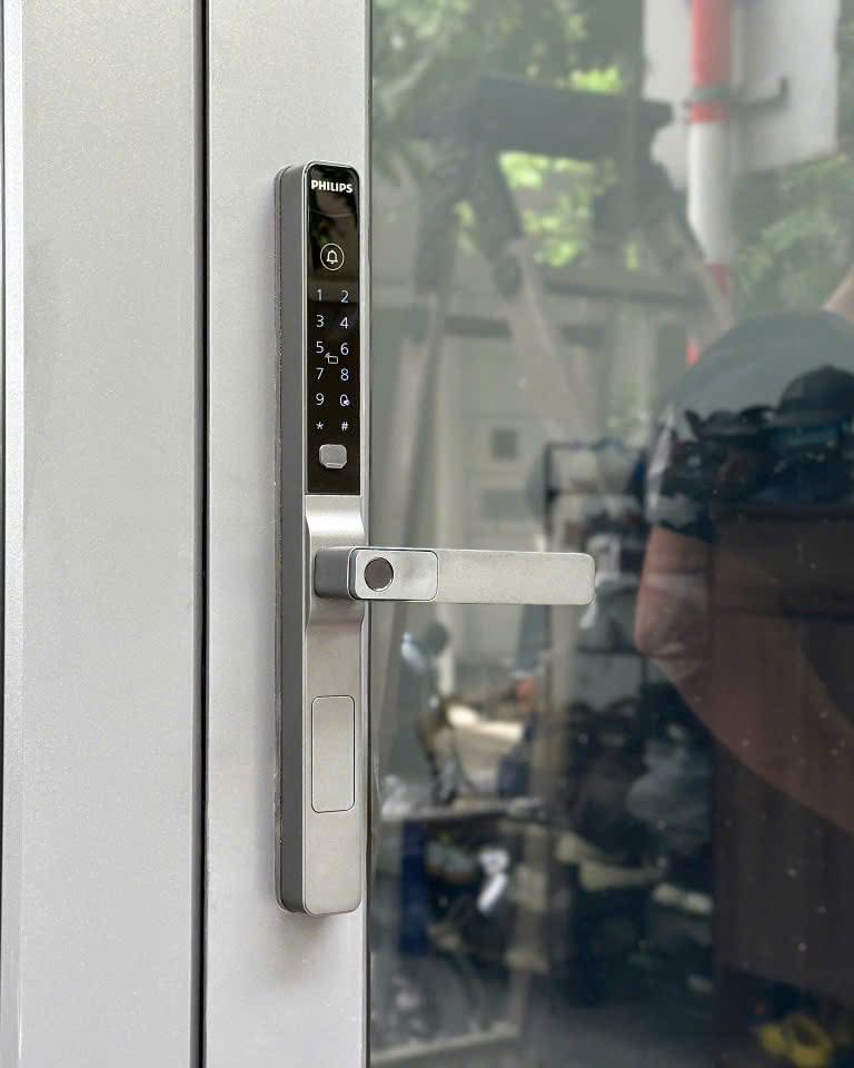 Khóa vân tay cửa nhôm Philips DDL611S-5HBS - ảnh 2