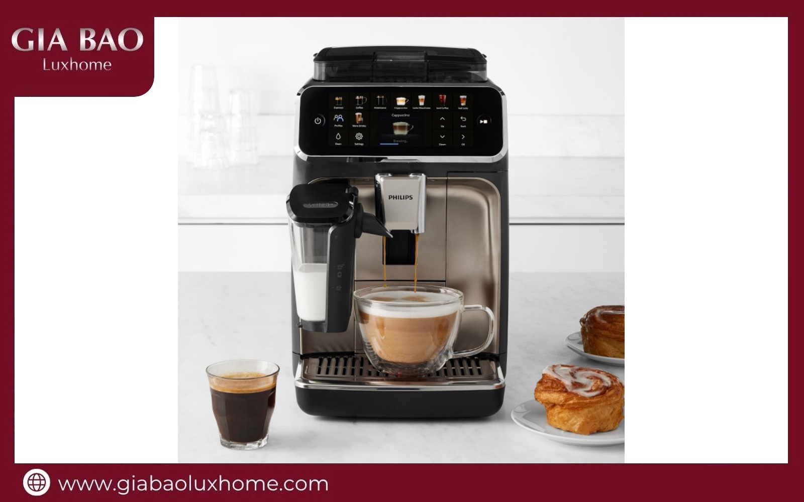 Ly espresso vừa pha từ máy pha cà phê Philips EP5547/90 Series 5500