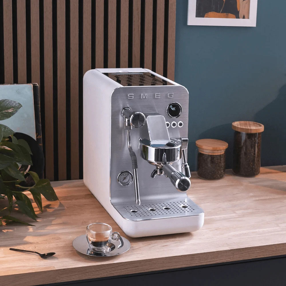 Máy pha cà phê bán chuyên nghiệp Smeg EMC02WHMEU - Màu trắng Matte - ảnh 6